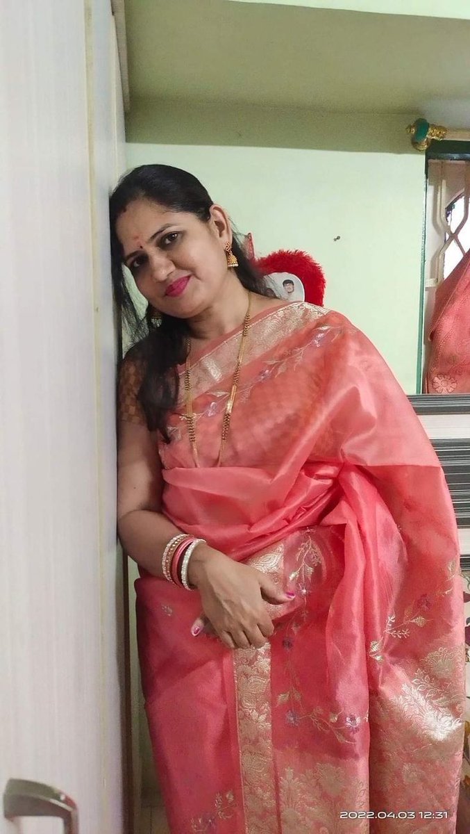 A relationship is when one person is always right and the other person is the boyfriend.
@shivanikalpesh @kalpeshshivani