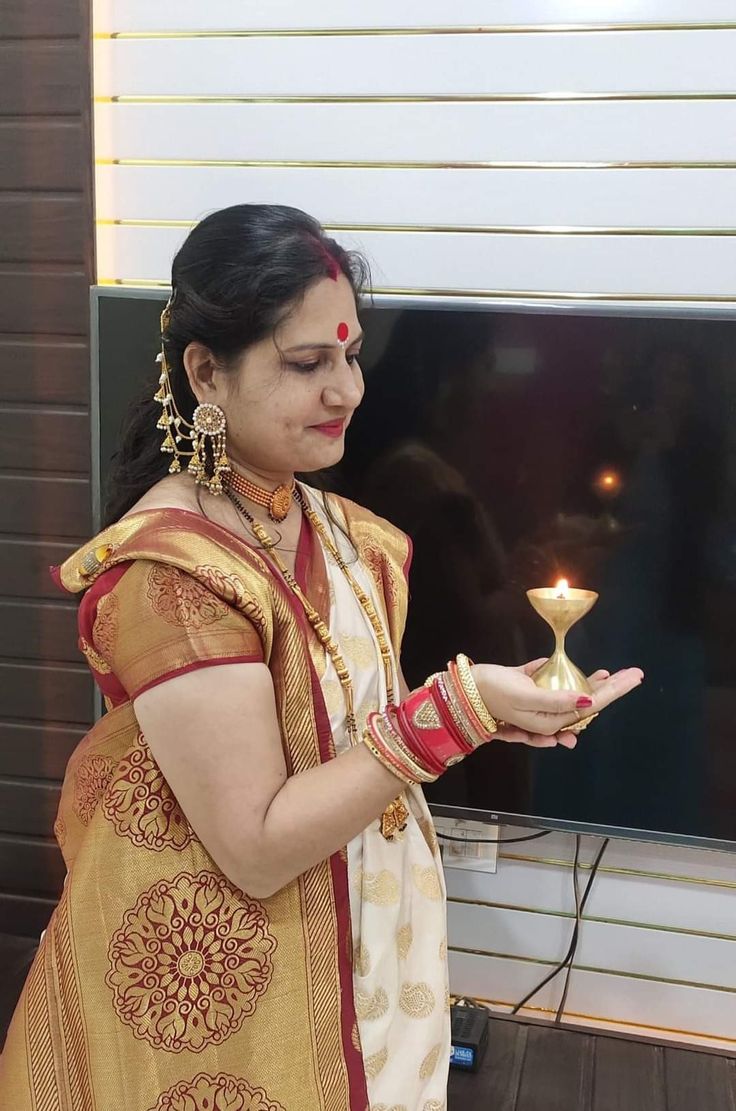 "I love you because the entire universe conspired to help me find you." — Paulo Coelho
@shivanikalpesh @kalpeshshivani