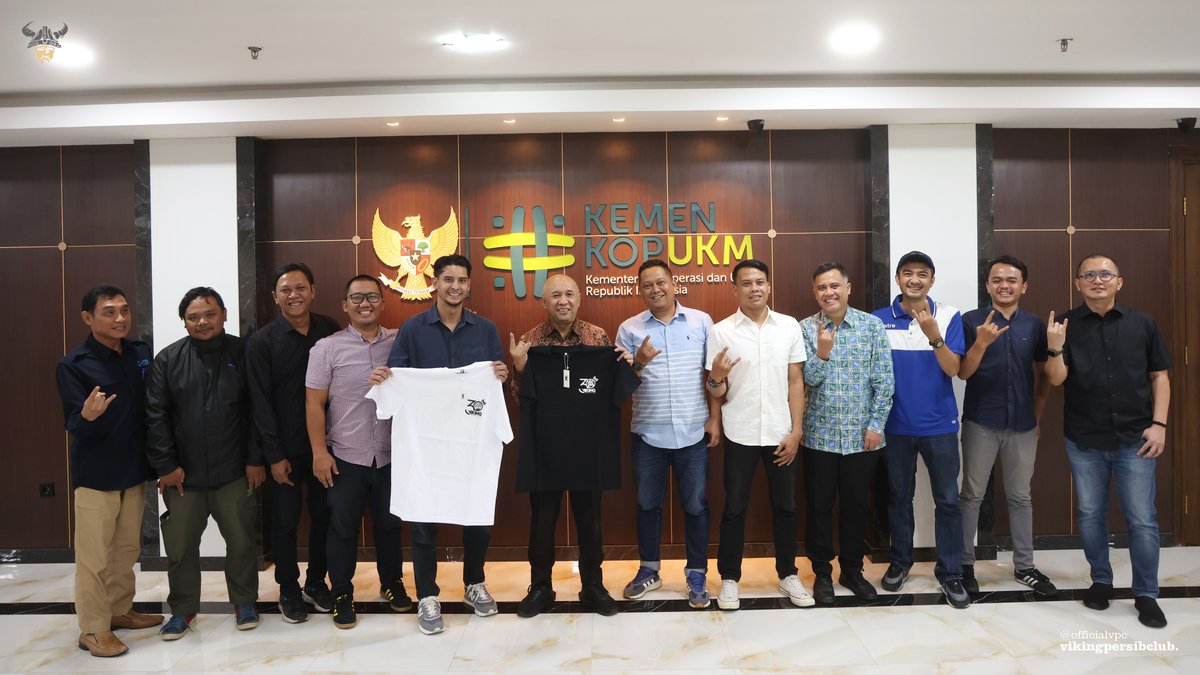 Viking Persib Club saat ini sedang menyiapkan masterplan untuk pengembangan UMKM Suporter, terutama yang dimiliki oleh anggota &amp; Distrik Viking Persib Club, agar terciptanya supply chain dalam ekosistem bisnis suporter, bisa bersaing di kancah industri nasional maupun