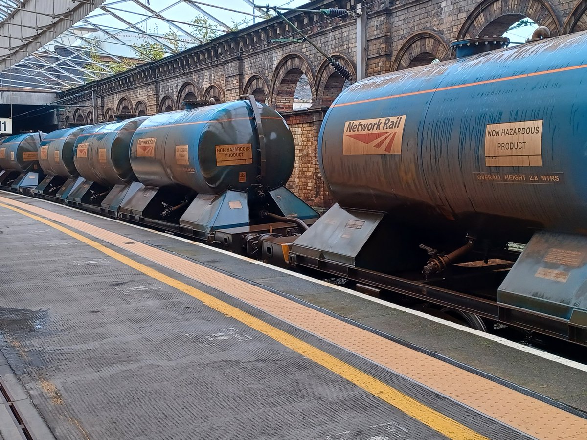 TrainiacV41582's tweet image. #RHTT 56049 &amp;amp; 56078 getting more dirty !!!