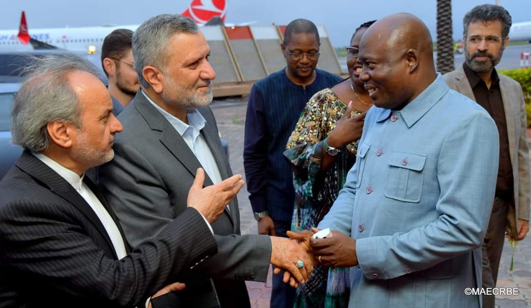 sigbf's tweet photo. Première session de la #Commission_mixte de coopération entre le Burkina et la République Islamique d’#Iran: SEM Sayed Solat MORTAZAVI est arrivé dans la capitale burkinabè.
Lire👇👇👇
https://t.co/hBxyODd97M
#Com_Gouv_BF
#SIGBurkina
#BurkinaFaso https://t.co/G0C9fLgI6S