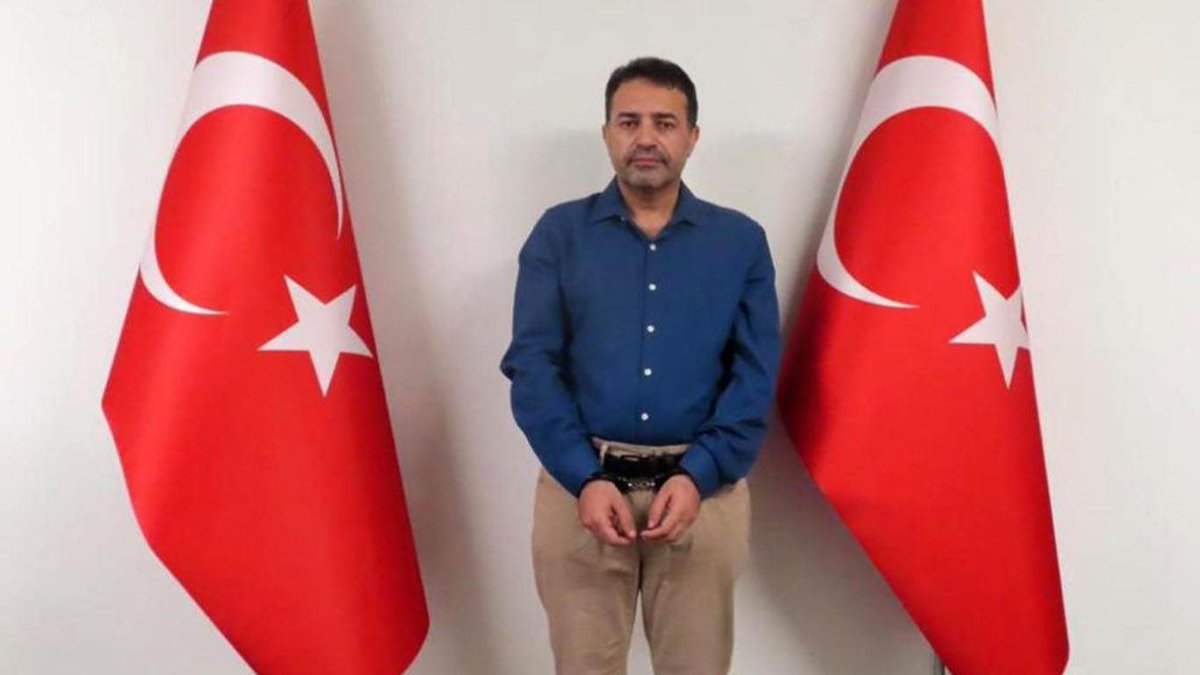 Koray Vural 1994’ten beri Tacikistan’da yaşayan bir eğitimciydi. Yıllarca öğretmenlik yaptı. Son 6 yıldır ticaret yapıyordu. Eşi Tacikti. Hakkında hiçbir suçlama ve sabıka yoktu. MİT haramice 20 gün önce kaçırdı. Bugün Türkiye’ye getirdiklerini açıkladılar. Devlet yok, haydut bir