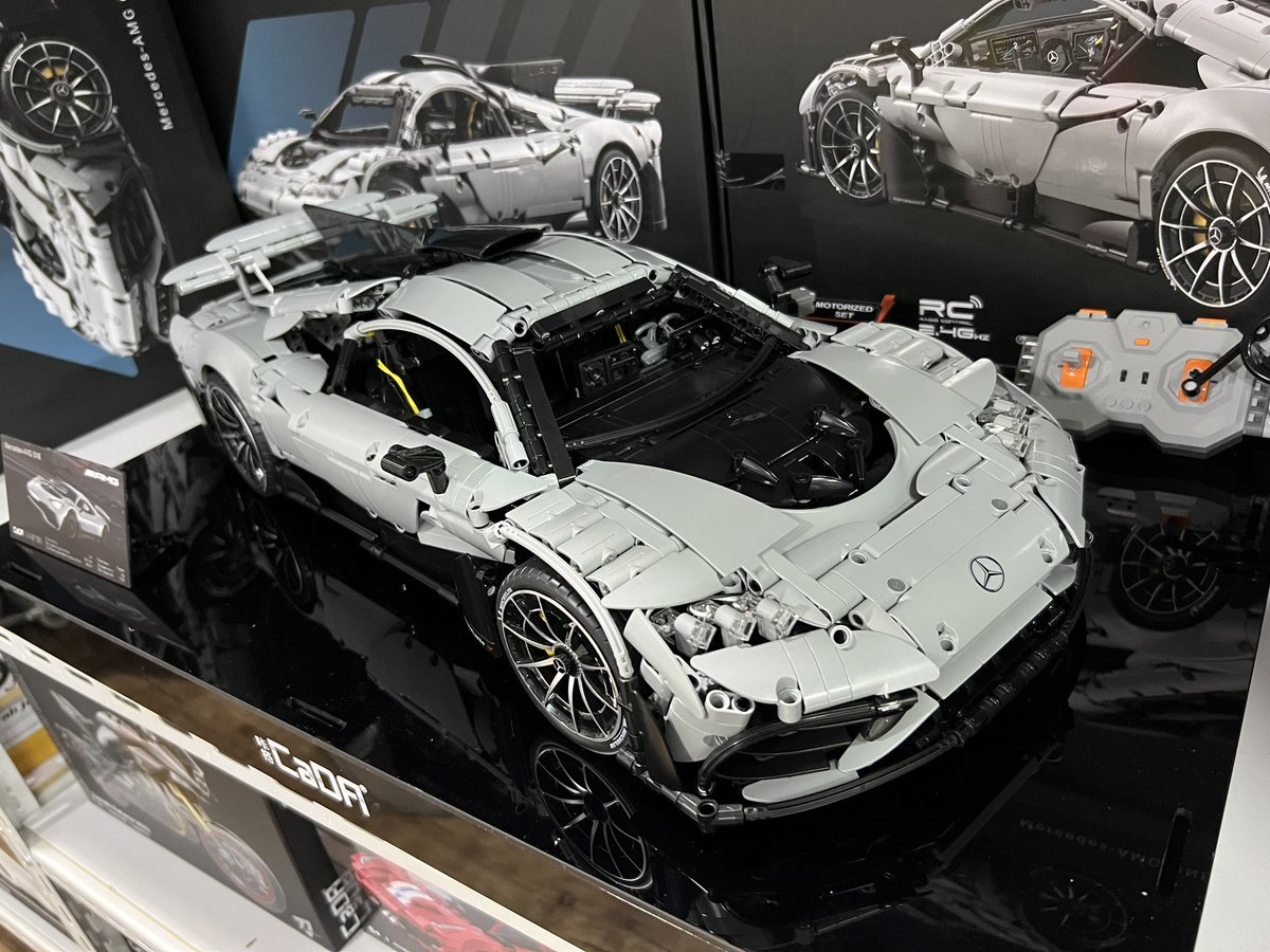 ToysterDotSg's tweet image. CaDA Mercedes-AMG ONE on display!

Visit us Fri &amp;amp; Sat (12pm - 6pm).

Shop Online @ toyster.sg/products/cada-…

More Double E CaDA @ toyster.sg/collections/ca…

#toystersg #toystersingaopre #cadabricks #cada #doubleecada #doubleesingapore #mercedesbenz #mercedesbenzamg #bricks