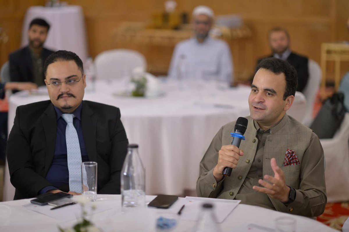 GVaxir's tweet photo. An absolute pleasure to speak at a networking reception arranged by British Council Pakistan and CommonWealth UK at Marriott Islamabad

#BritishCouncilPakistan
#Commonwealth
#CommonwealthAlumni
#CommonwealthScholarships https://t.co/cEyRxhCieA