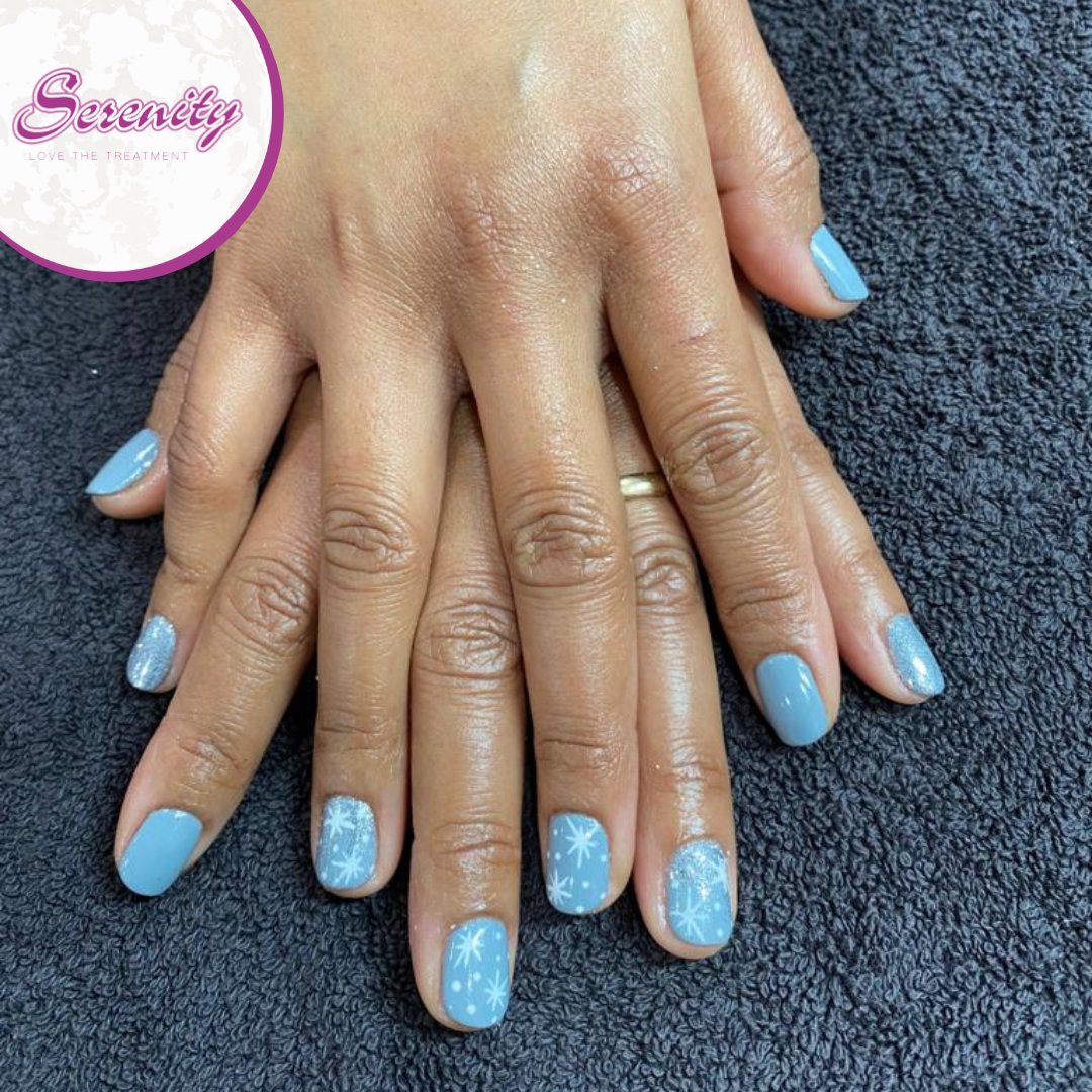 'A girl without beautiful nails is like a night without stars.' - Tammy Taylor ✨💅
.
#camberleynails #camberley #bracknell #aldershot #farnborough #waltononthames #walton #shellac #shellacnails #shellactime #bluenails #dreamynails 💙🌟