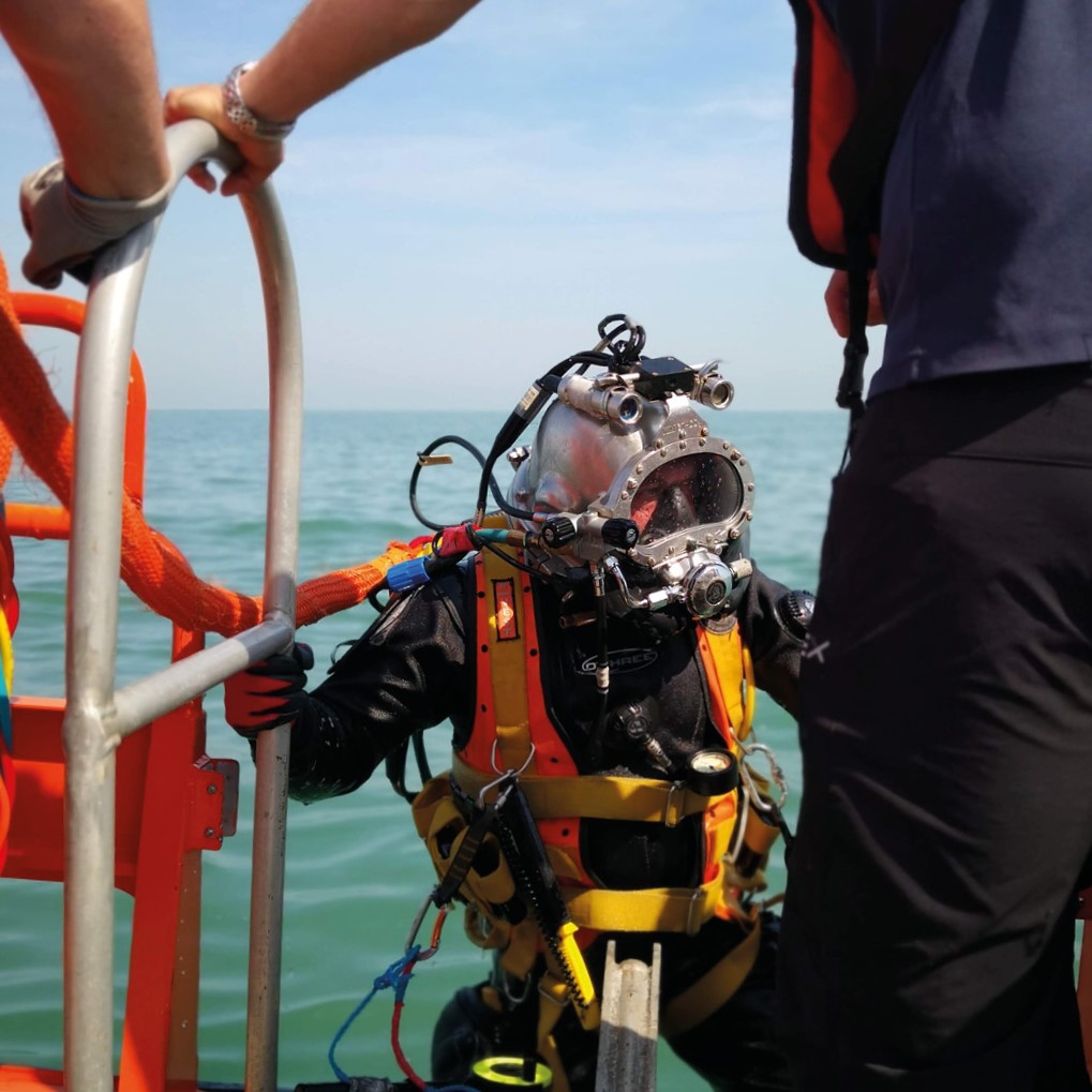 Throwback to archaeological #diving on the #Suffolk coast. We work with #offshoredevelopments throughout their lifetime to monitor and assess #archaeological sites, allowing us a closer look at some of our #submergedculturalheritage and build #knowledge.