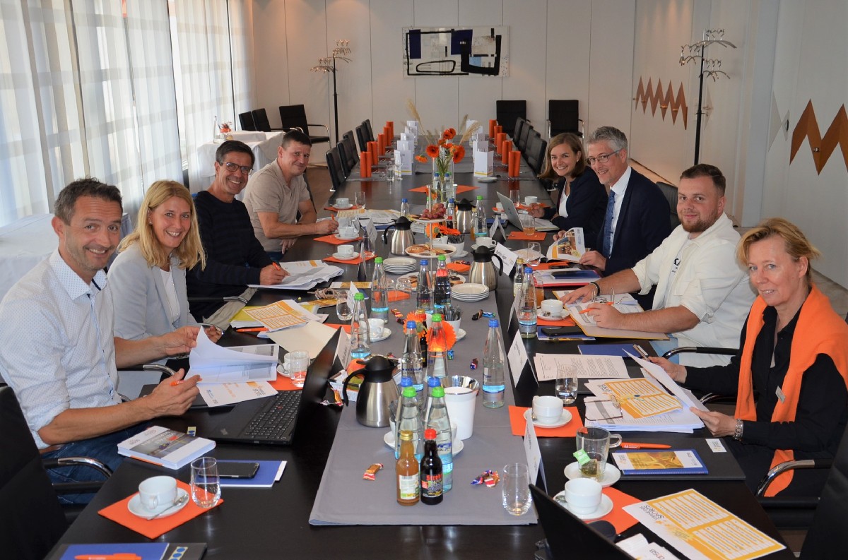 ⭐ Die Silber-Jury in Baden-Württemberg hat den Landessieger #SternedesSports ermittelt. Das Ergebnis wird bei der Verleihung am 20. November verkündet. 🤩
#SterneDesSports #EchtGoldWert #VieleSchaffenMehr #Volksbanken #Raiffeisenbanken @bvrpresse