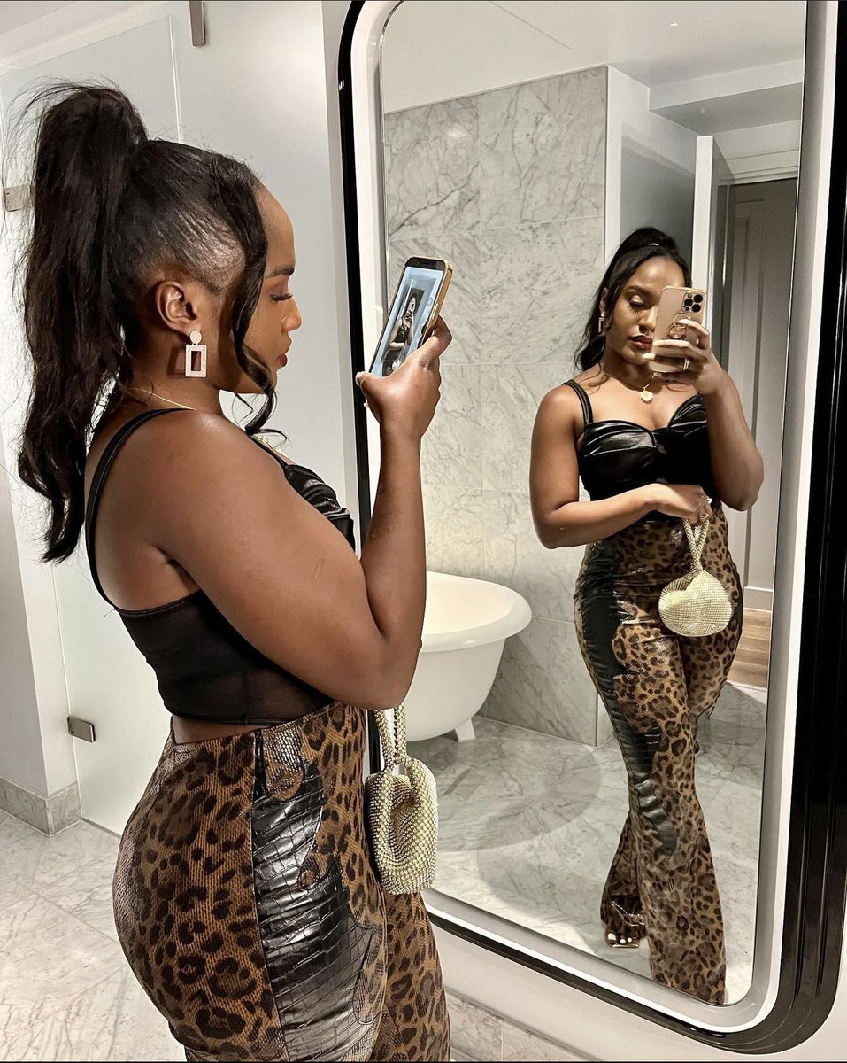 ayang_ricka's tweet photo. Happy birthday to my SOULMATE @Ayang_elly . My partner in TIME and in CRIME. My updated version !!! To know you is to love you. Wishing you many more beautiful years and God’s abundant blessings. You have a sweet soul and you’re AMAZING ❤️ https://t.co/l42TpP2JHM