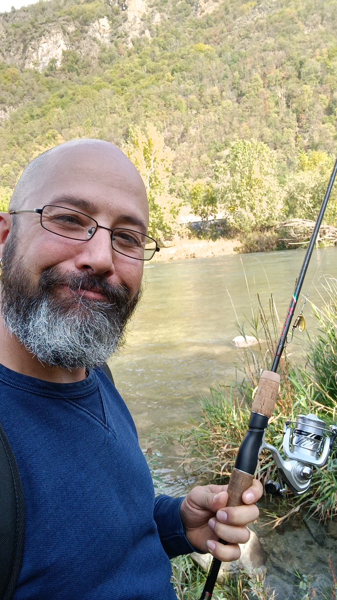 DaniV328's tweet photo. 🎣 C'è qualcosa di magico nell'arte del #pescare a spinning. La tensione nell'aria, il momento in cui il pesce abbocca e la lotta che ne segue! È un connubio perfetto tra natura e adrenalina. Chiunque ami la pesca, capirà quanto sia bello! #PescaASpinning #PassionePescatore #CeR https://t.co/N9svQMKAOQ