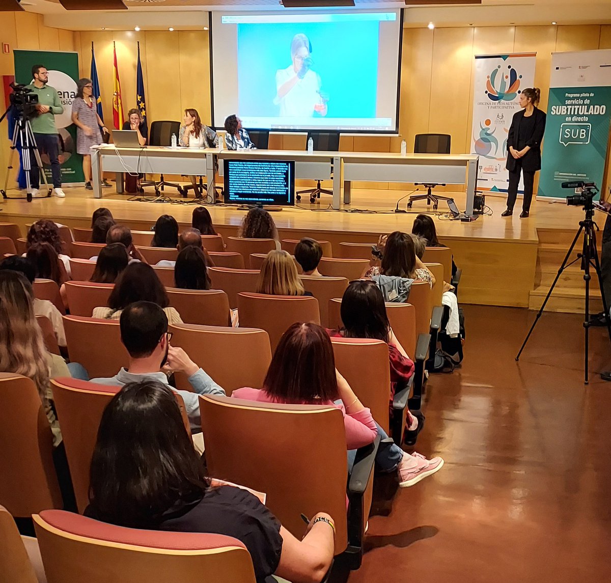 plenasturias's tweet photo. Empieza la Jornada de #AsistenciaPersonal organizada por @socialasturias_ en la que @SofiaReyesRoson de @Plenainclusion y Miguel García compartirán conocimientos sobre el proyecto y experiencias personales en la Oficina de Vida Autónoma y Participativa de @plenasturias. https://t.co/MbojGuHuSG