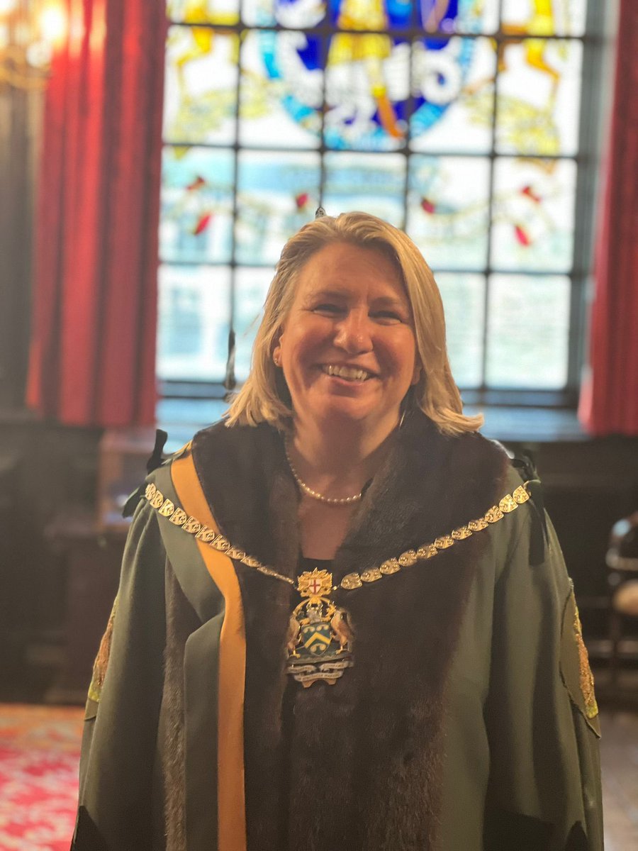 Delighted to become #master of worshipful company of <a href="/spectaclemakers/">WCoSpectacleMakers</a> yesterday the first #orthoptist #ahp  in nearly 400 years 
I had a wonderful day ! Thank you to everyone who made it happen ! I’m #looking forward to the exciting year ahead