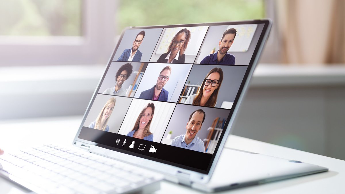 🌍Top 3 insights from Climate Change as a Procurement Challenge round table:
1️⃣ Data-driven decisions are vital.
2️⃣ Standardisation streamlines climate integration.
3️⃣ Procurement will drive sustainable innovation.
What would you add?

💡Read all 14: pulsemarket.com/tackling-clima…