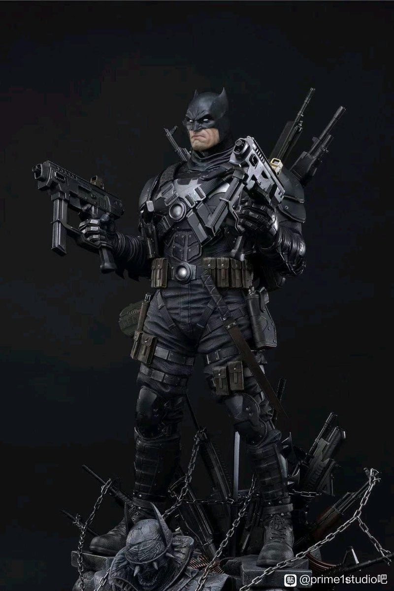 MARVEL_DC_USA's tweet photo. Movie Fanboys: "Batman should never kill and should never use guns. Zack Snyder doesn't understand Batman"

Me who ACTUALLY reads comic books: https://t.co/J4dZsLBOvQ