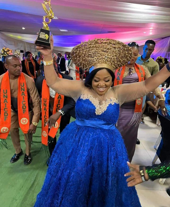 viewradio_'s tweet photo. Congratulations to @DrWinnieMashaba as the Africa Gospel Artist of the Year. https://t.co/k0hB2WSxyf