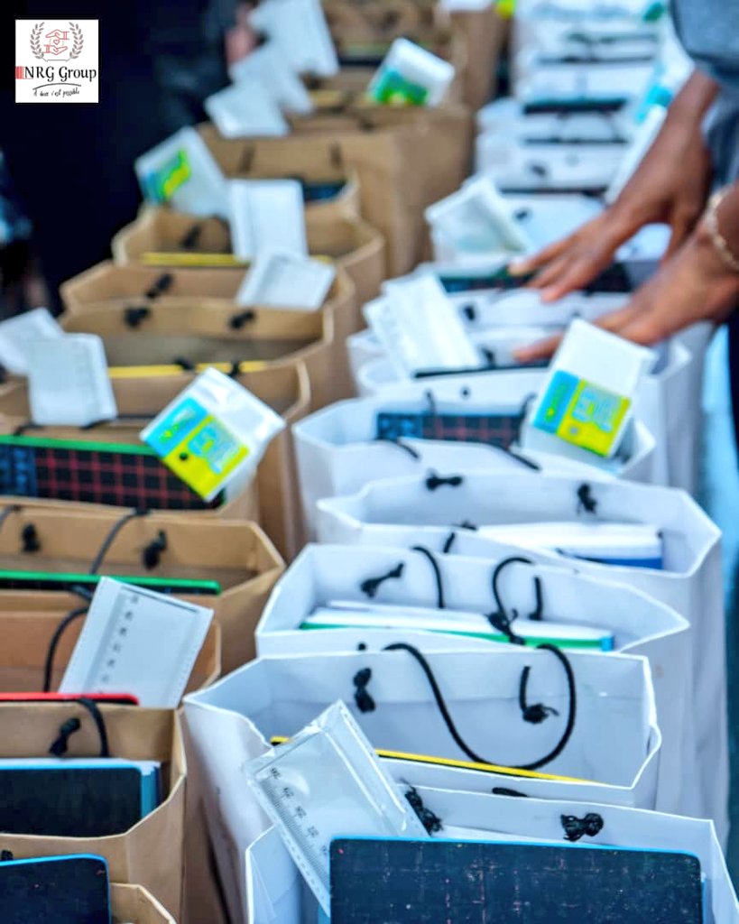 Comme l'an dernier, <a href="/group_nrg/">NRG group</a> s'est encore engagée, à apporter des fournitures aux plus jeunes des milieux ruraux.
Cette année, ce st les jeunes de la Commune #WAWA2, dans la région des plateaux, à 240 km env de Lomé, qui ont bénéficiés du fruit de notre collecte.

<a href="/YawaKouigan/">Yawa A. Kouigan</a>