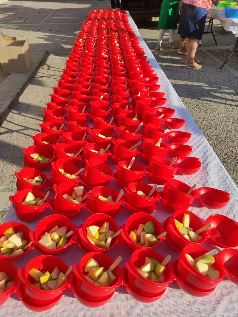 📷 Aquest matí més de 400 alumnes han participat del #disfruitala amb <a href="/lacremallerate/">La Cremallera Teatre</a> a la Fira de la màgia al carrer de Montgai (Noguera)

🍑 Així clou la campanya #disfruitala d'<a href="/uniopagesos/">Unió de Pagesos</a>  per incentivar el consum de fruita de temporada i de proximitat entre els petits🍏