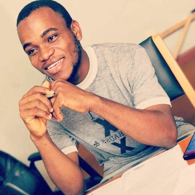 K_HassanAfolabi's tweet photo. An unparalleled comeback and I become the @SUG_FUNAAB Sports Director elect.

📆 2021
Lost in the election by 300 plus votes.

📆 2023
Won the election by 3000 plus votes.

Eyin fans mi, se margin yẹn o pọju sha ? 😂 Thanks so much for your support. 

#FunaabDecides #Funiec24 https://t.co/MrdqAaqTVN