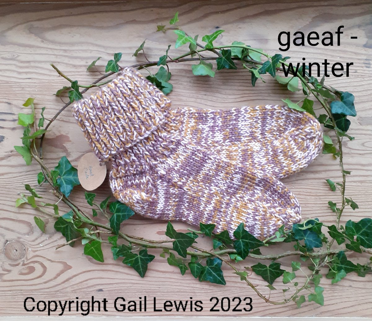 LiliWenFachKnit's tweet photo. Morning #elevenseshour 🙂 Planning your hibernation outfit (pyjamas and borg fleece, anyone?) Or gearing up for the winter commute to work? (I feel your pain, I really do) These Gaeaf socks are the warmest socks you'll ever wear: find them at https://t.co/EXTJNaaMXn #Ad #MHHSBD https://t.co/TJ0j2qCuip