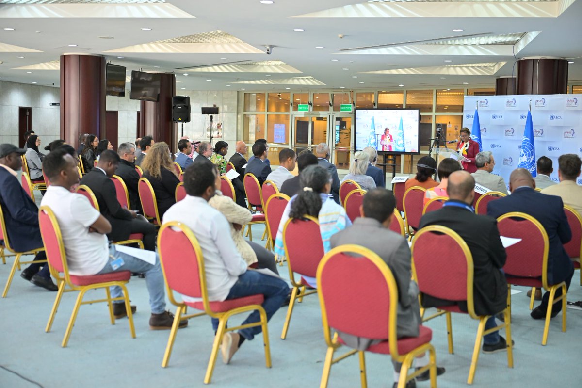 ECA_OFFICIAL's tweet image. #HappeningNow: @ECA_OFFICIAL célèbre aujourd’hui #InternationalTranslationDay2023 avec des praticiens, des innovateurs, la communauté diplomatique et l’AIIC sous le thème, « La traduction, révélateur des mille visages de l&apos;humanité »
Bonne célébration de #ITD2023
@aiiconline