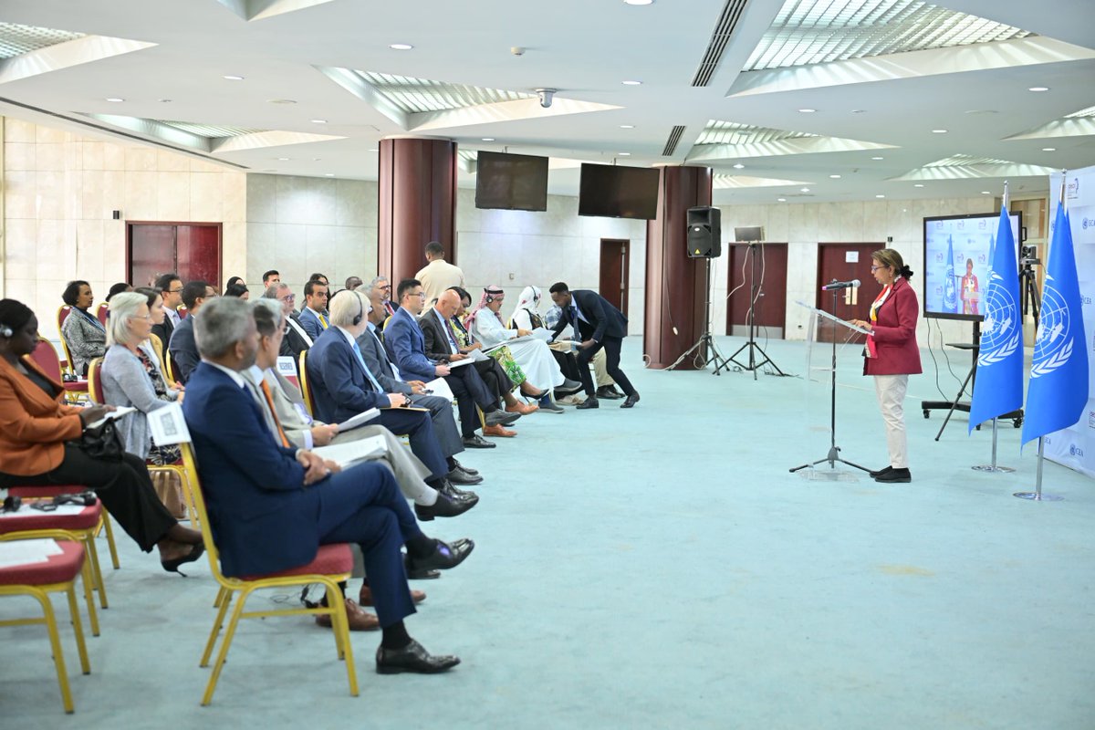 ECA_OFFICIAL's tweet image. #HappeningNow: @ECA_OFFICIAL célèbre aujourd’hui #InternationalTranslationDay2023 avec des praticiens, des innovateurs, la communauté diplomatique et l’AIIC sous le thème, « La traduction, révélateur des mille visages de l&apos;humanité »
Bonne célébration de #ITD2023
@aiiconline