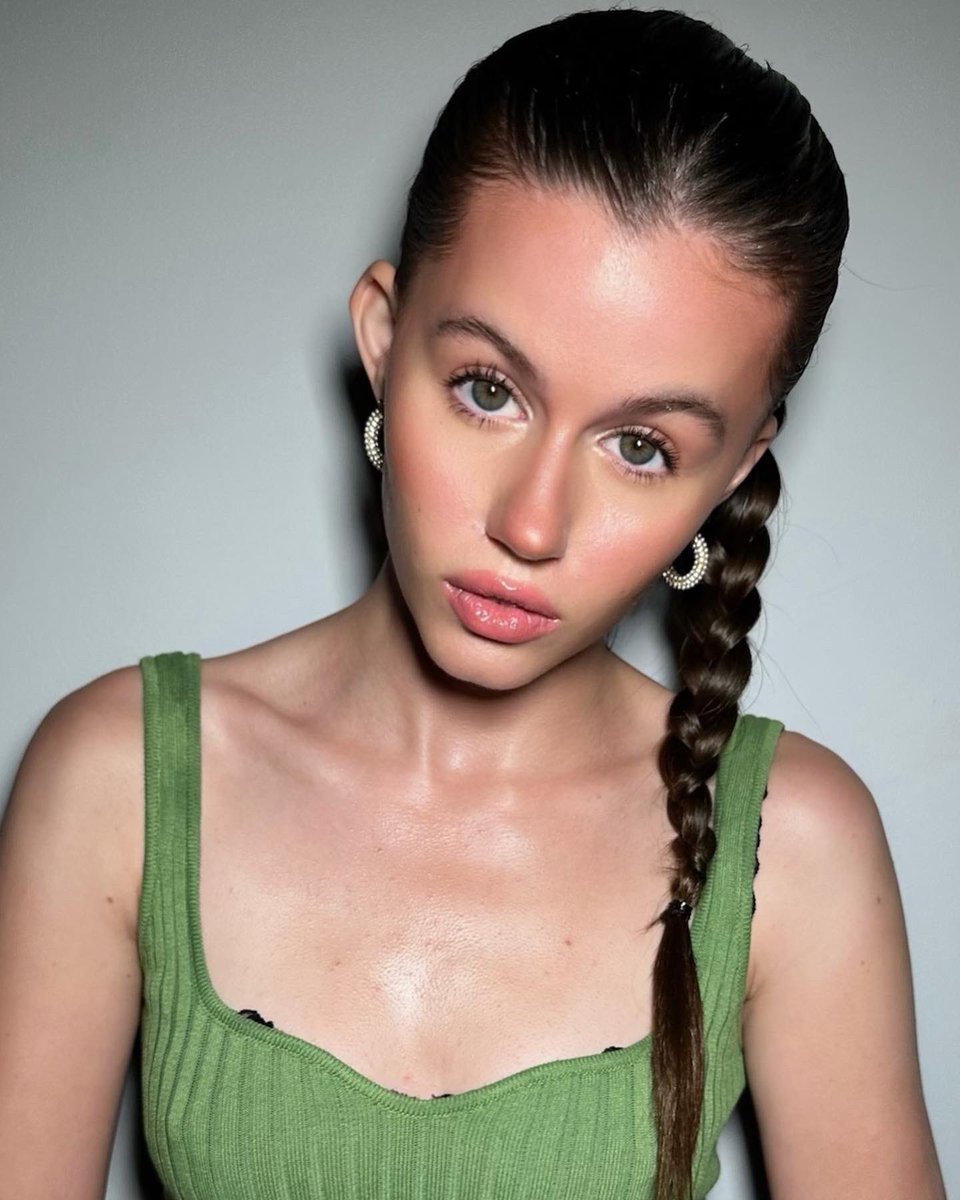 Cosplaying as a Clean beauty girly