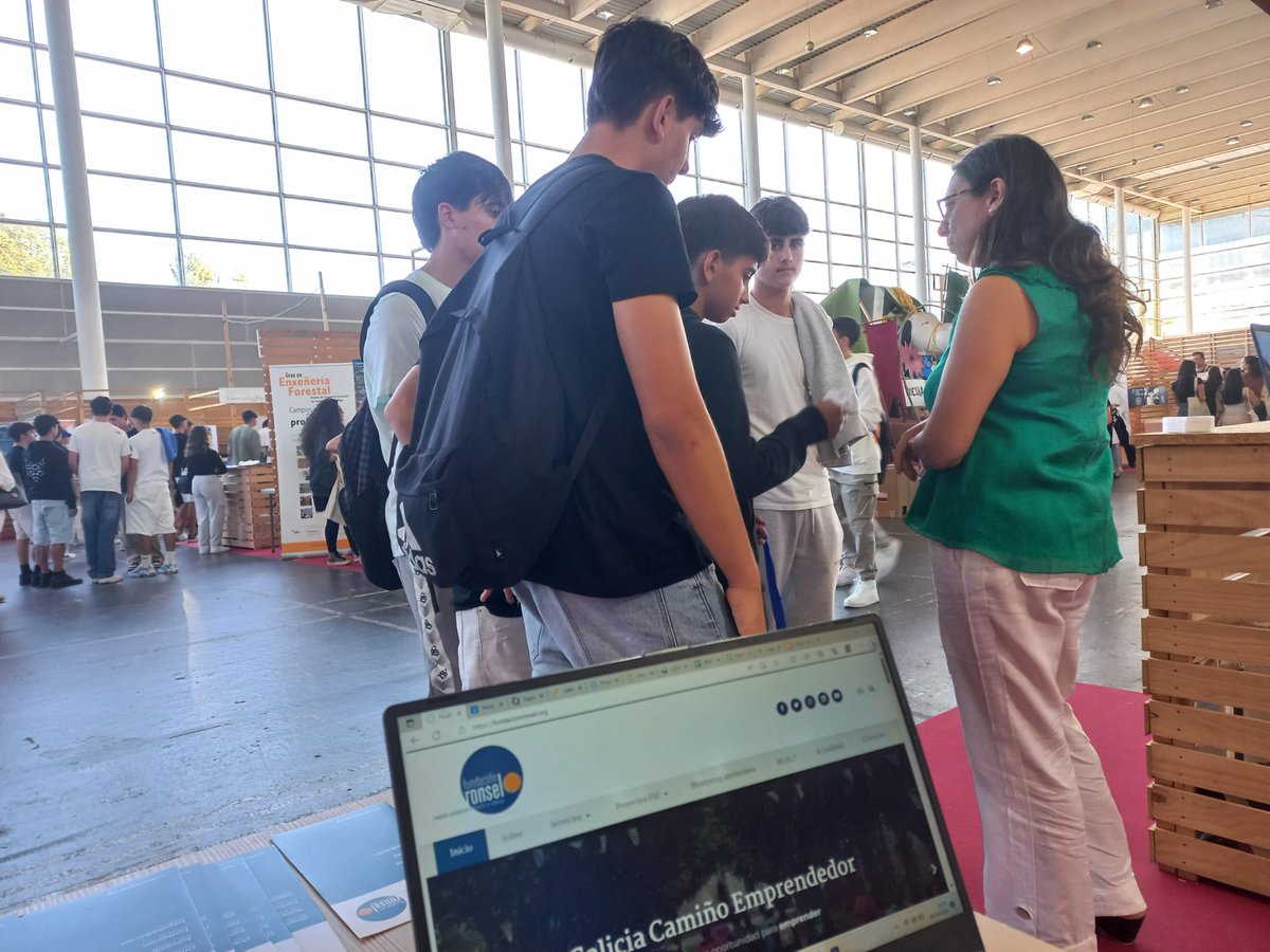 fundacionronsel's tweet photo. @aempepontevedra @Pontevedrate @Xunta @depo_es @PazodaCultura 💪🏻 Segundo día en #EDUGAL, el salón de la oferta de #Educación y #Formación de #Galicia, donde compartimos nuestro trabajo con diferentes centros de #fp. https://t.co/80wrc7MSYZ