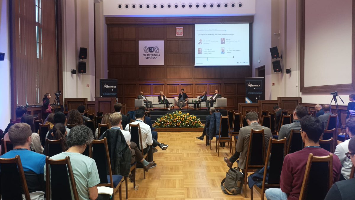 ENHANCEAlliance's tweet photo. Roundtable discussion "University as a driving force for urban innovation".
Discussion on fostering quadruple helix cooperation between the ENHANCE Alliance (student and academic communities), government (local municipalities), society and industry.
#ENHANCEsummit #shapingeurope https://t.co/sJwPsfEQbq