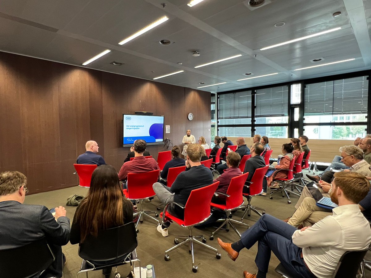 Meryem Tas neemt ons tijdens een sessie op de #DVDO2023 mee in het proces van wijzigen van het #omgevingsplan. #DagvandeOmgevingswet #Omgevingswet