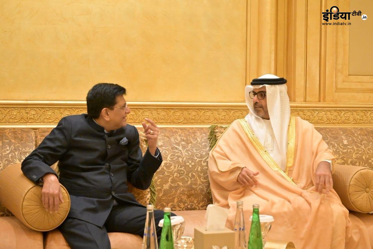 indiatvnews's tweet image. अबू धाबी | केंद्रीय मंत्री पीयूष गोयल ने अबू धाबी निवेश प्राधिकरण के प्रबंध निदेशक शेख हमीद बिन जायद अल नाहयान से मुलाकात की।

#PiyushGoel #AbuDhabi