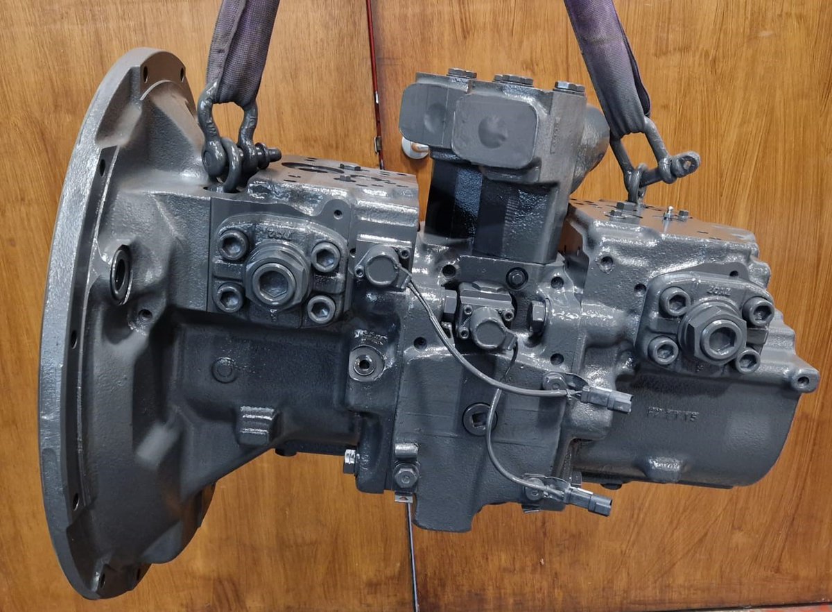 Komatsu Hydraulic Repair Specialists
C J Plant can offer a complete repair service for hydraulic pumps, motors, final drives, swivel joints, control valve blocks, transmissions etc, fitted to the complete range of Komatsu machinery, from the smallest Midi to the largest machines