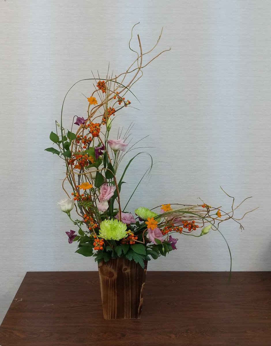 先週に作った、フラワーアレンジメント💐

秋をテーマにした作品です🌾

#フラワーアレンジメント 
#フラワーデザイン
#flowerarrangement
#flowerdesign 
#花
#芸術の秋