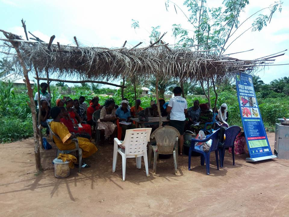 MamamoniF's tweet photo. Offline via our training centre at Amuwo-Odofin, where they come to learn physically or we go to their communities.
#digitalnigeria
#Mamamoni
#ndlf
#digitalliteracy
#digitalliteracyforwomen https://t.co/jZ9OUIbPkM