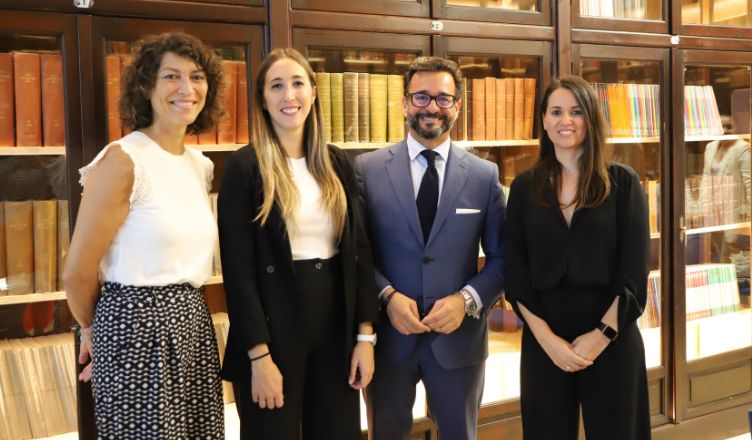 Loyola Investigación (@loyolaresearch) on Twitter photo 👩🎓Enhorabuena a Paula Villegas (<a href="/PaulaVillegasM_/">Paula Villegas</a>)
Sobresaliente Cum Laude en su tesis que analiza varios aspectos económicos del sector turístico andaluz como la #tasaturistica
uloyola.es/blog/doctorado… 👩🎓Enhorabuena a Paula Villegas (<a href="/PaulaVillegasM_/">Paula Villegas</a>)
Sobresaliente Cum Laude en su tesis que analiza varios aspectos económicos del sector turístico andaluz como la #tasaturistica
uloyola.es/blog/doctorado…