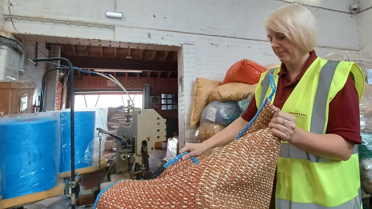 MurphyAndSonLtd's tweet image. Did you know that the cork bags we make in Nottingham are widely used in keg deliveries in Dublin? 

We sell more corkbags to Ireland than anywhere else worldwide! 

Find out more here 👉 ow.ly/wp3I50PTkyU

#corkbags #manualhandling #publican #dublin