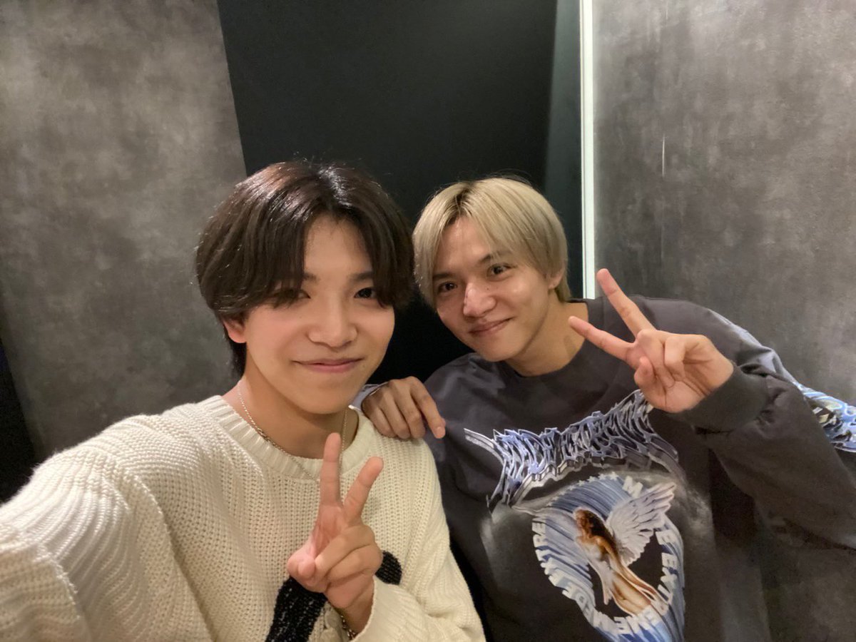 taiki__official's tweet photo. ファンの皆さんも
先輩も後輩もメンバーも友達も。

自分の事を"好き"でいてくれる人は
絶対に裏切りたくないし
こっちからも一生愛す。

それが僕のポリシー ◡̈  

昨日はリルの晃大くんと
初めてご飯に行った🍚

ずっと可愛かったよ🥺

@LIL_LEAGUE_ 🤖 https://t.co/hVQ8jlN5QA