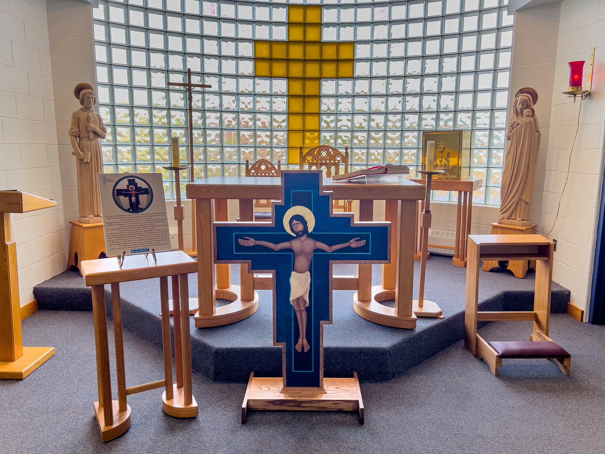 nick_cotman's tweet photo. Thank you @EOCCC1 for making your cross available to schools! Its presence enriched our Thanksgiving Mass at @HolyCrossCSS. It will be available over the days ahead for students and staff to visit and pray with in the St. André Bessette Chapel. @alcdsb #ALCDSBBlessed https://t.co/HIuESryiTw