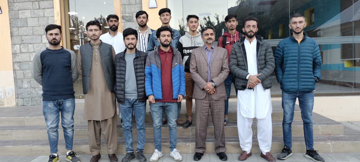 IT_Dept_GB's tweet image. We&apos;re thrilled to share the highlights of the Pakistan Software Export board Industry Meet-up held at STP Gahchuk Ghizer! 🤝💻

📅 Date: 05 oct 2023

#TechMeetup #SoftwareExport #Innovation #STPGahchukGhizer #PakistanTech #Recap #digitalskillhubgb #DigitalGilgitBaltistan #ITDeprt