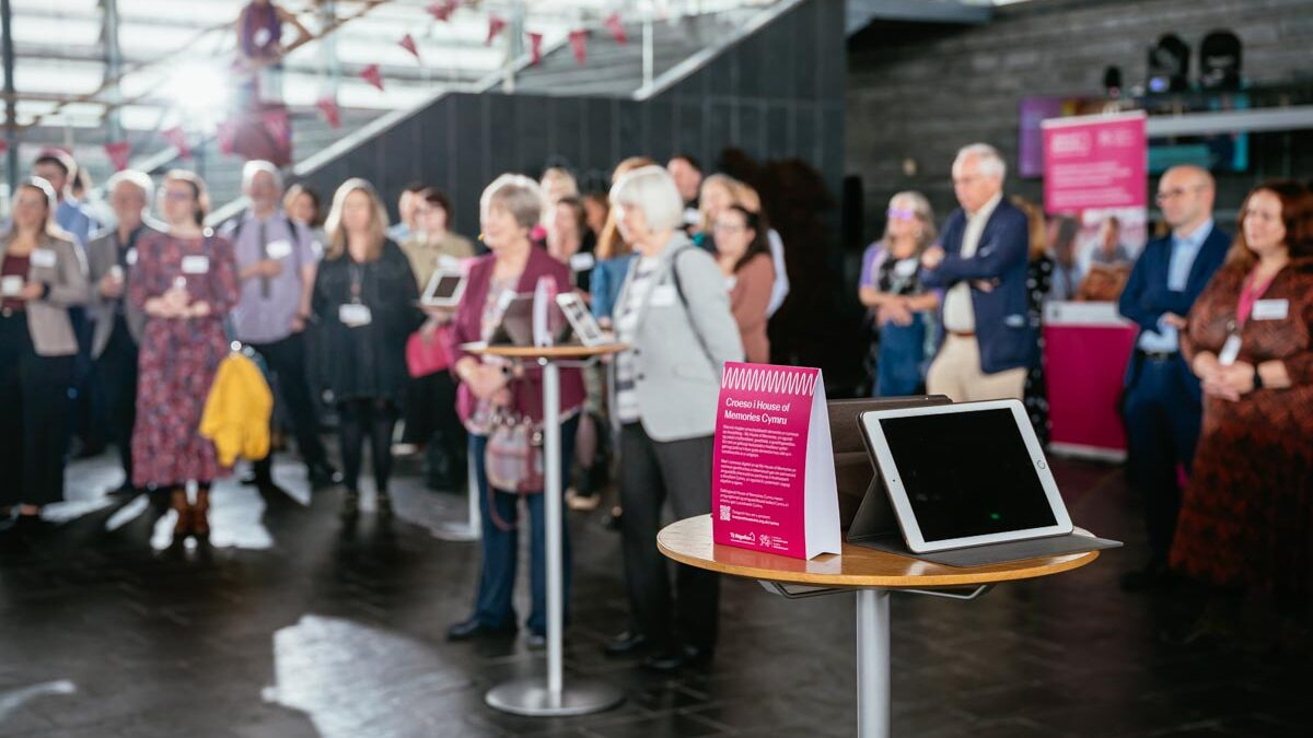 MuseumsAssoc's tweet image. News | House of Memories Cymru dementia awareness scheme launches in Wales – fourteen museum partners are part of bilingual programme

Read: ow.ly/jjE950PTtWc

@house_memories @WelshGovernment

#HouseOfMemoriesCymru