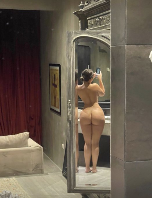 dbl cheeked up? https://t.co/bYDfhMFAhb