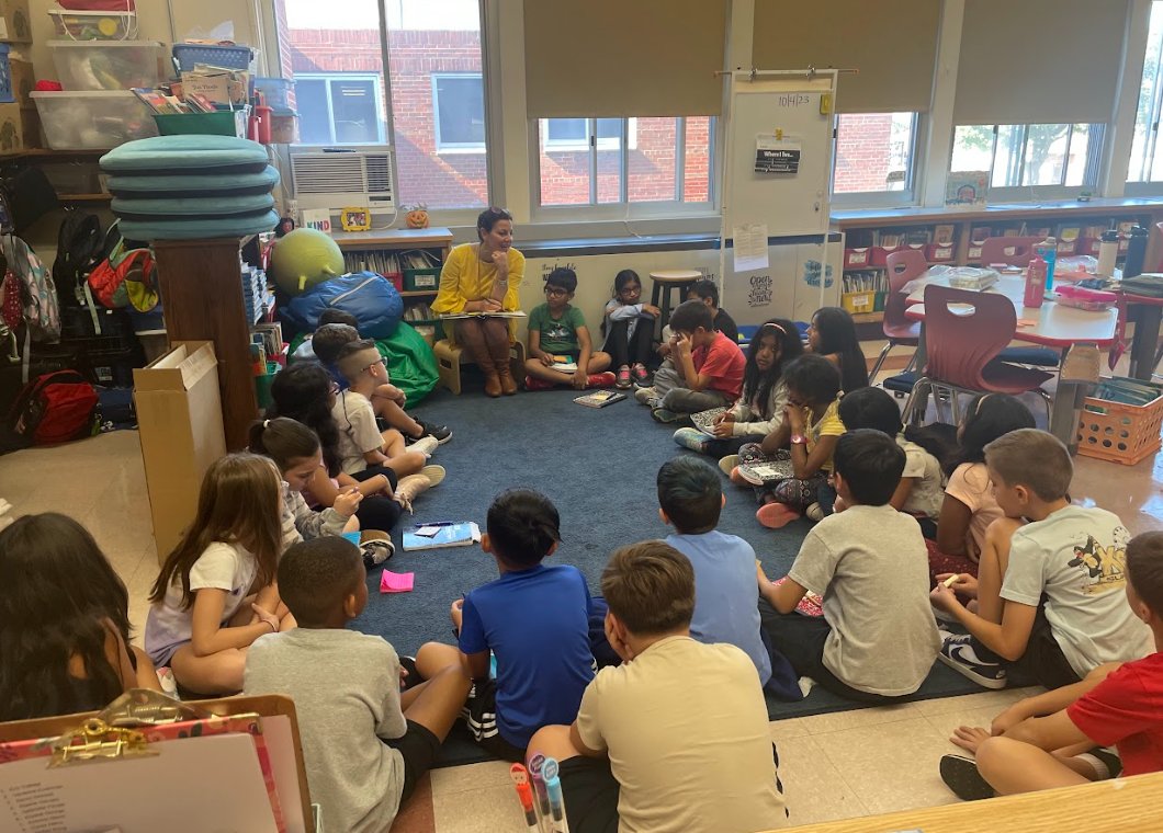 This Wednesday we had double the <a href="/Ddinamaria/">Dina Maiella-Marro</a>  for double the reading fun!! We are so thankful for amazing teachers that can help us to reach our reading goals. 📗📕 #PROUD2BNHPGCP