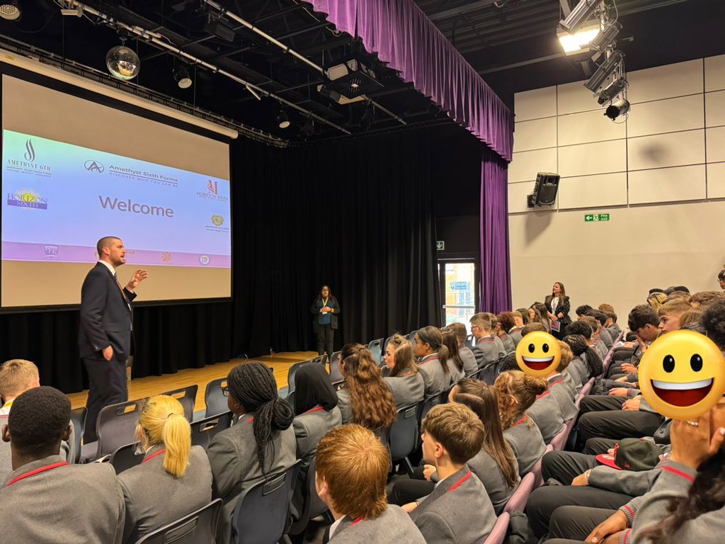 Great Sixth Form Taster today <a href="/Amethyst6th/">Amethyst Sixth Form</a> with our fantastic @MoretonSchool Y11s meeting, working and collaborating with Aldersley students. <a href="/MrBaker34205850/">Mr Baker</a> <a href="/dumayne_ben/">Ben Dumayne</a> <a href="/MatWinzor/">Mat Winzor</a>