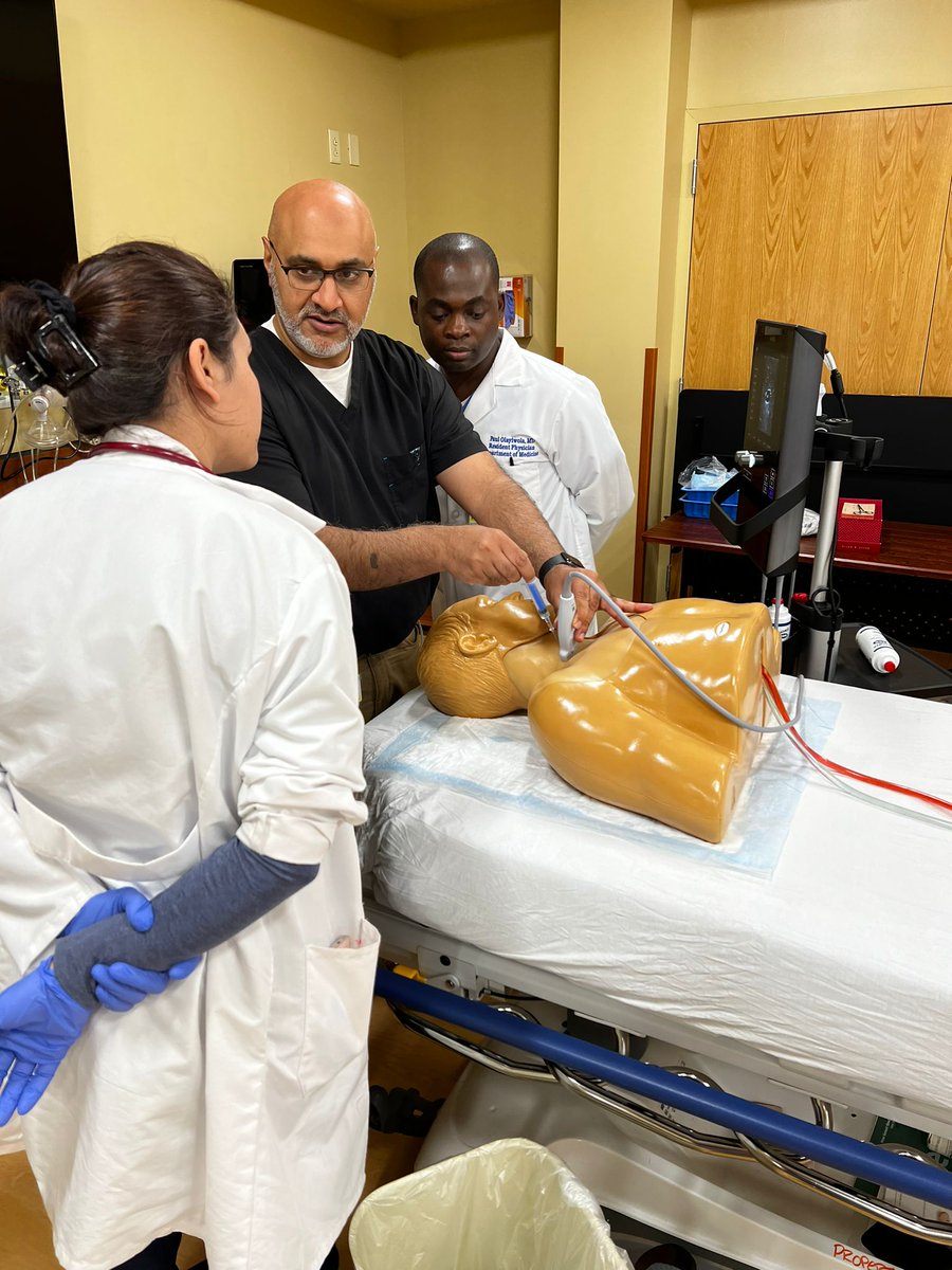 SPUHIMresidents's tweet image. Just wrapped up a great session in our simulation center, honing those procedural skills! 😮✍️ Simply amazing! #SimulationLab #Residency #InternalMedicine