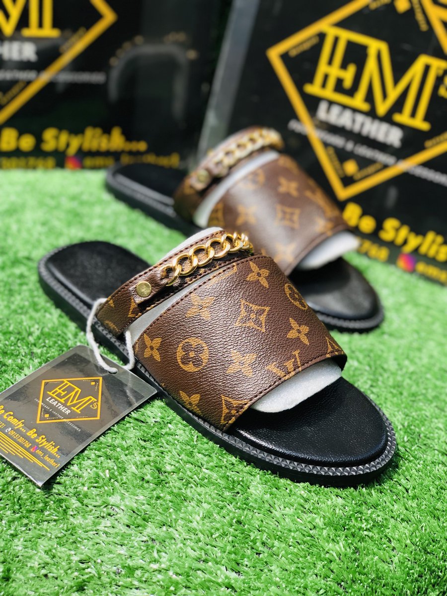 EseMichael6's tweet image. We make trendy slides

Cop this female slide for  N6500

#handmade #trendy
 #femalestyle