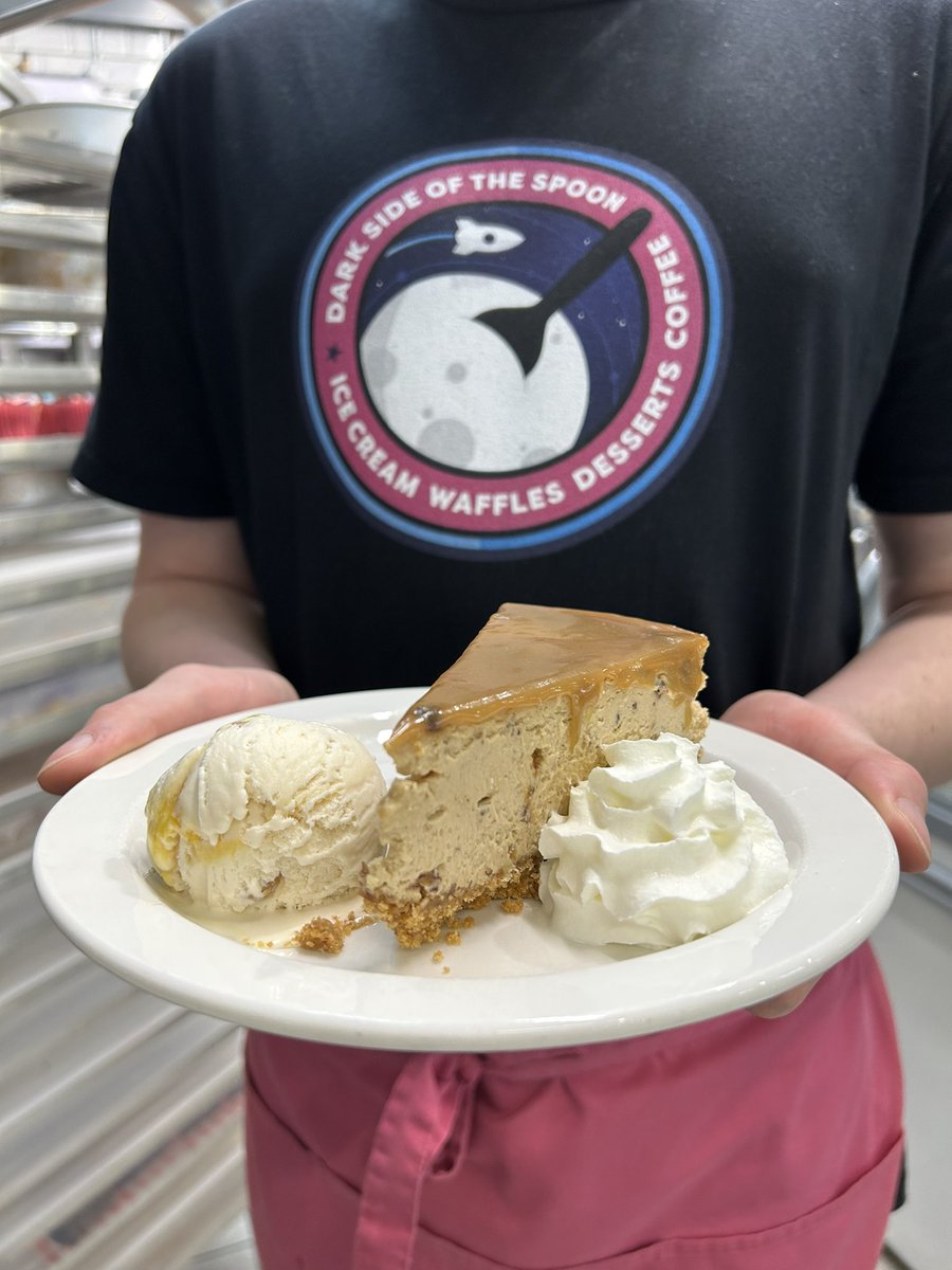 DSoftheSpoon's tweet photo. Sticky Toffee Cheesecake🎃🍁 What is your favourite season?🤩

#dsofthespoon #warrington #visitus #autumn #stickytoffee #staff #warringtonmarket #dessert https://t.co/BBkjTVvGqQ