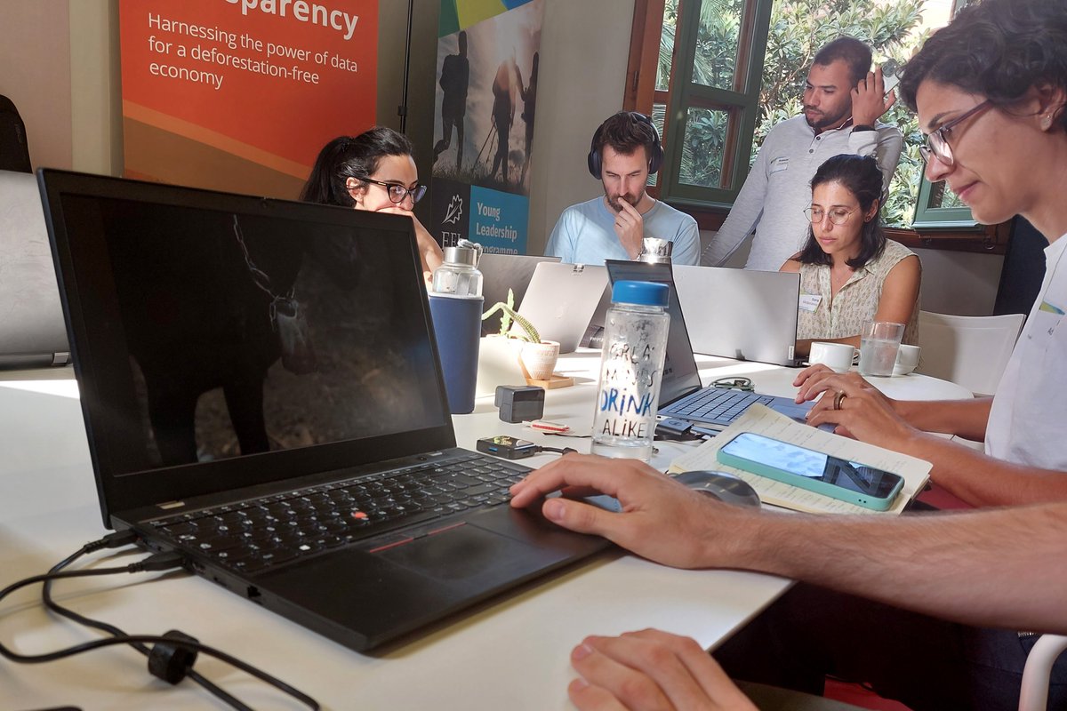 The young leaders from the #Mediterranean gathered at #YLPMED 2023 are immersed in video📹 &amp; photo 📸 editing to enhance their storytelling techniques together with @huwmjames &amp; <a href="/MContrerasColl/">Maria Contreras Coll</a>!

Check out the experts who are working with them➡️ efi.int/ylp-med-2023-s…