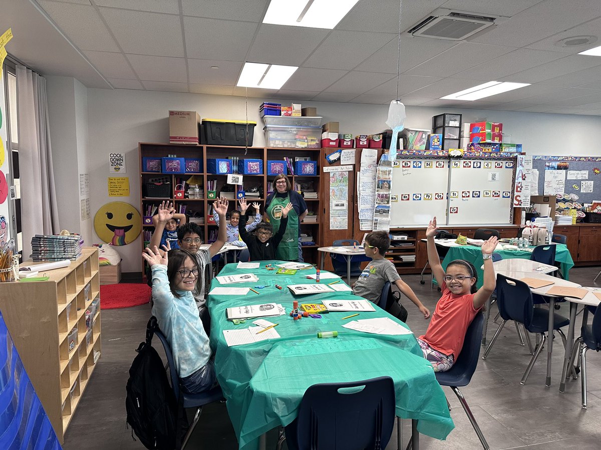 SISD_ES's tweet image. Started out my day with these amazing Buffs! 🙌🏻 Thank you Dr. Sepulveda for the hospitality! 🫶🏼 #IntersessionLearning