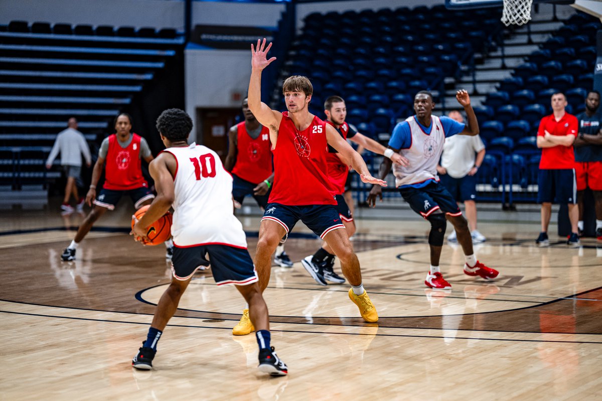 SamfordMBB's tweet photo. The only place success comes before work is in the dictionary 😤 

#BuckyBall | #AllForSAMford https://t.co/FEzTNFwefe