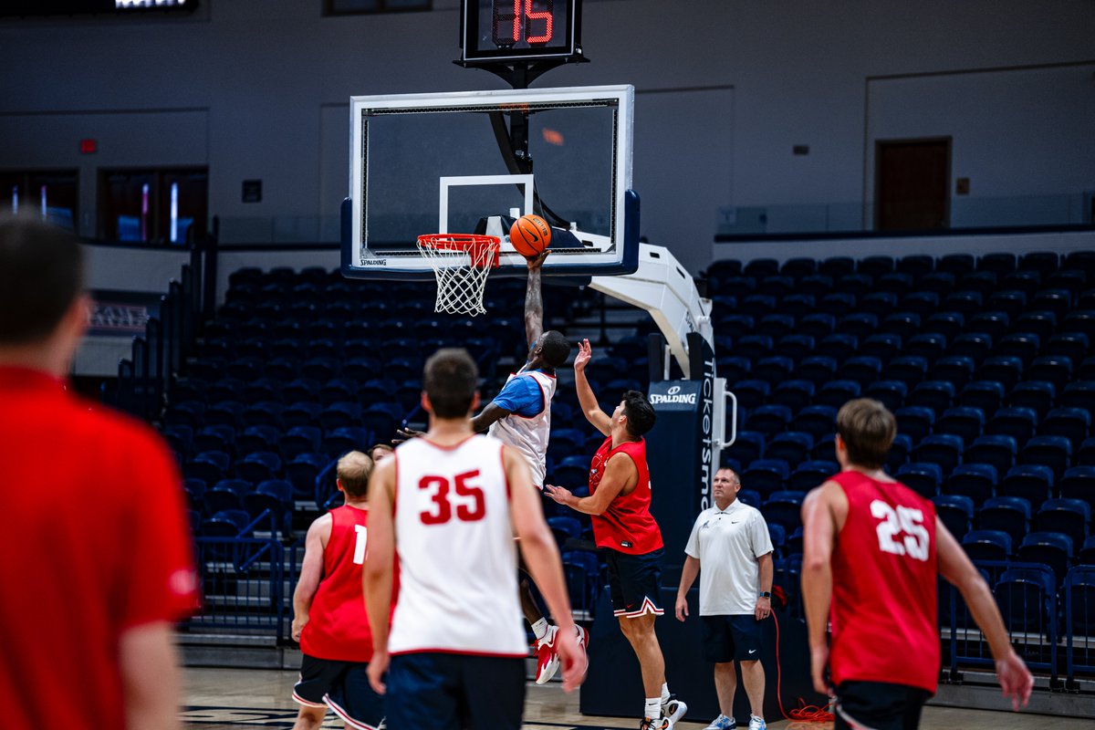 SamfordMBB's tweet photo. The only place success comes before work is in the dictionary 😤 

#BuckyBall | #AllForSAMford https://t.co/FEzTNFwefe