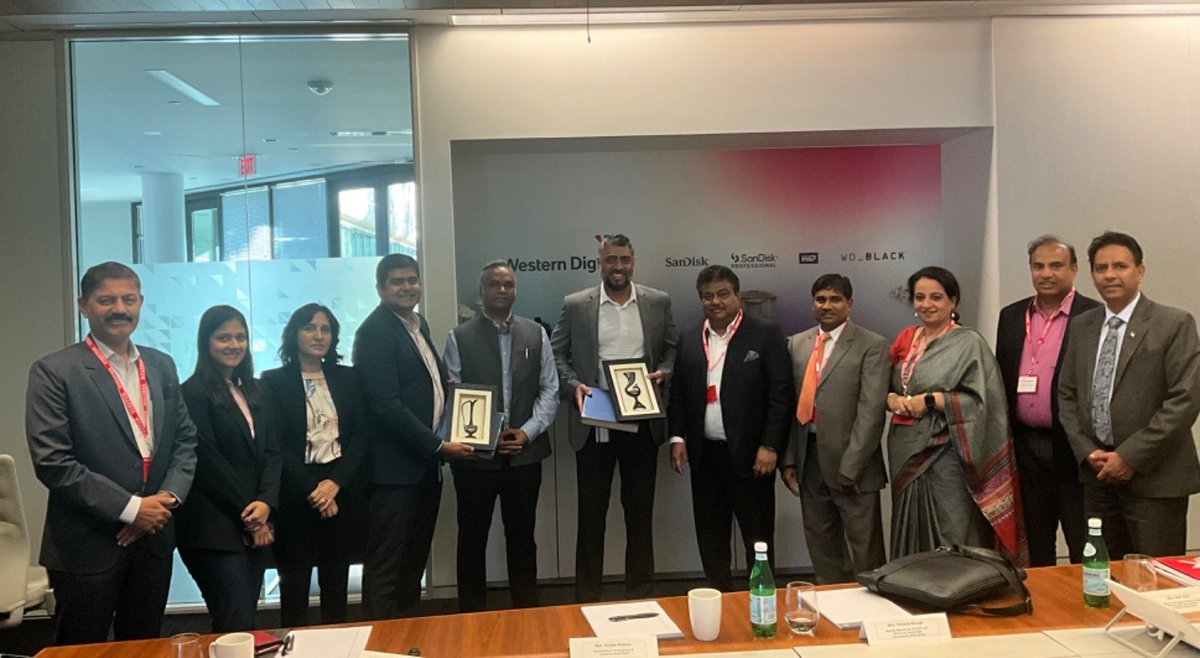 MBPatil's tweet photo. Our delegation engages in pivotal meetings in USA

✅ Applied Materials commits to a $400M R&D center
✅ Juniper Networks is eyeing expanded R&D and manufacturing.
✅ Western Digital is exploring business ease and AR/VR accelerators.
✅ Inspiring dialogue with Indiaspora: I addressed a gathering of 30+ global Indian-origin leaders.
@PriyankKharge   @investkarnataka