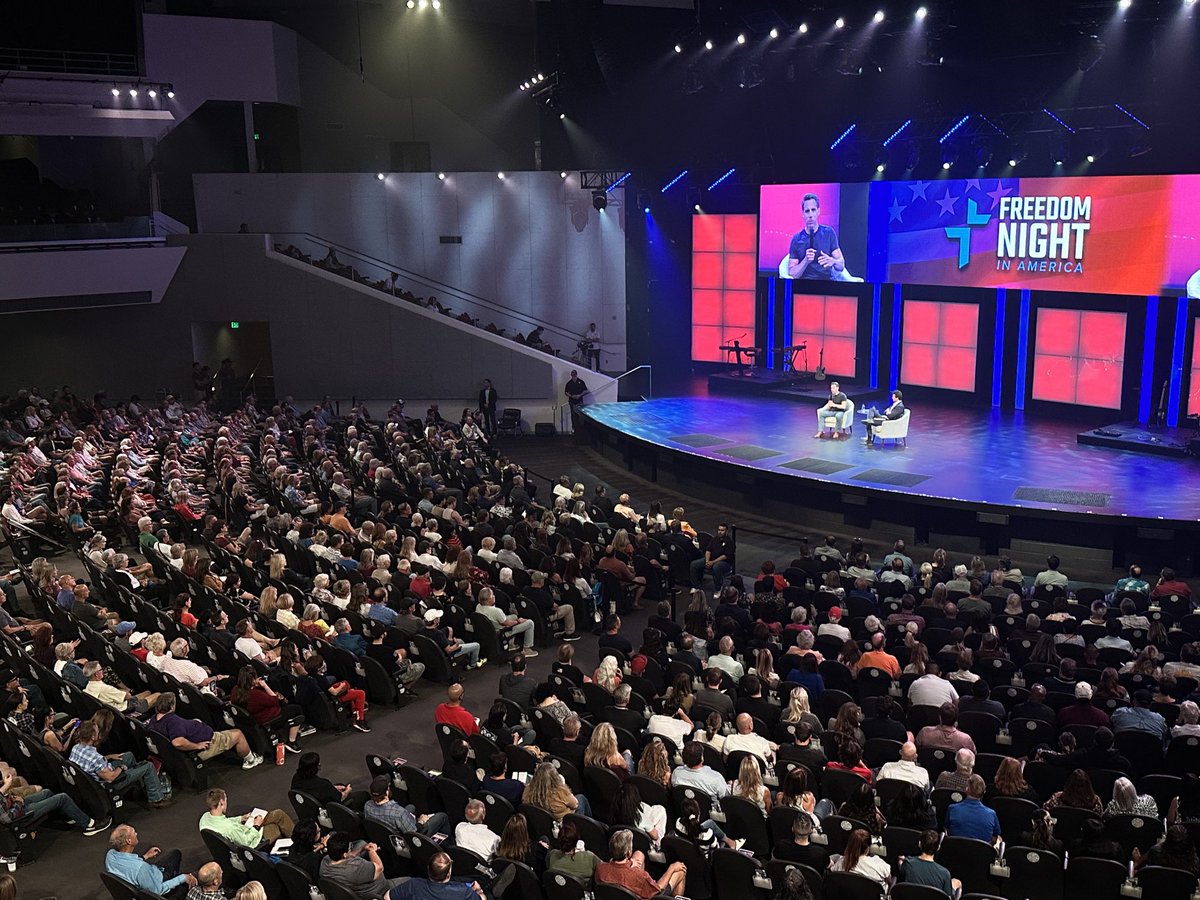HawleyMO's tweet photo. Huge honor to be at ⁦@dreamcitychurch⁩ ⁦@tpusafaith⁩ last night to talk about Jesus, freedom - and the need for strong men! #FreedomNightInAmerica https://t.co/01yS6p4Hgi